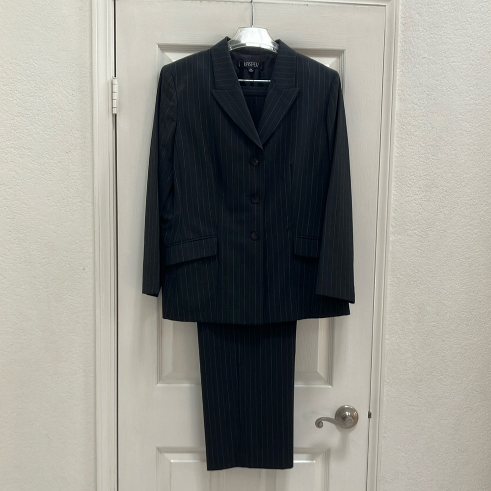 Size 16P Kasper black & white striped suit